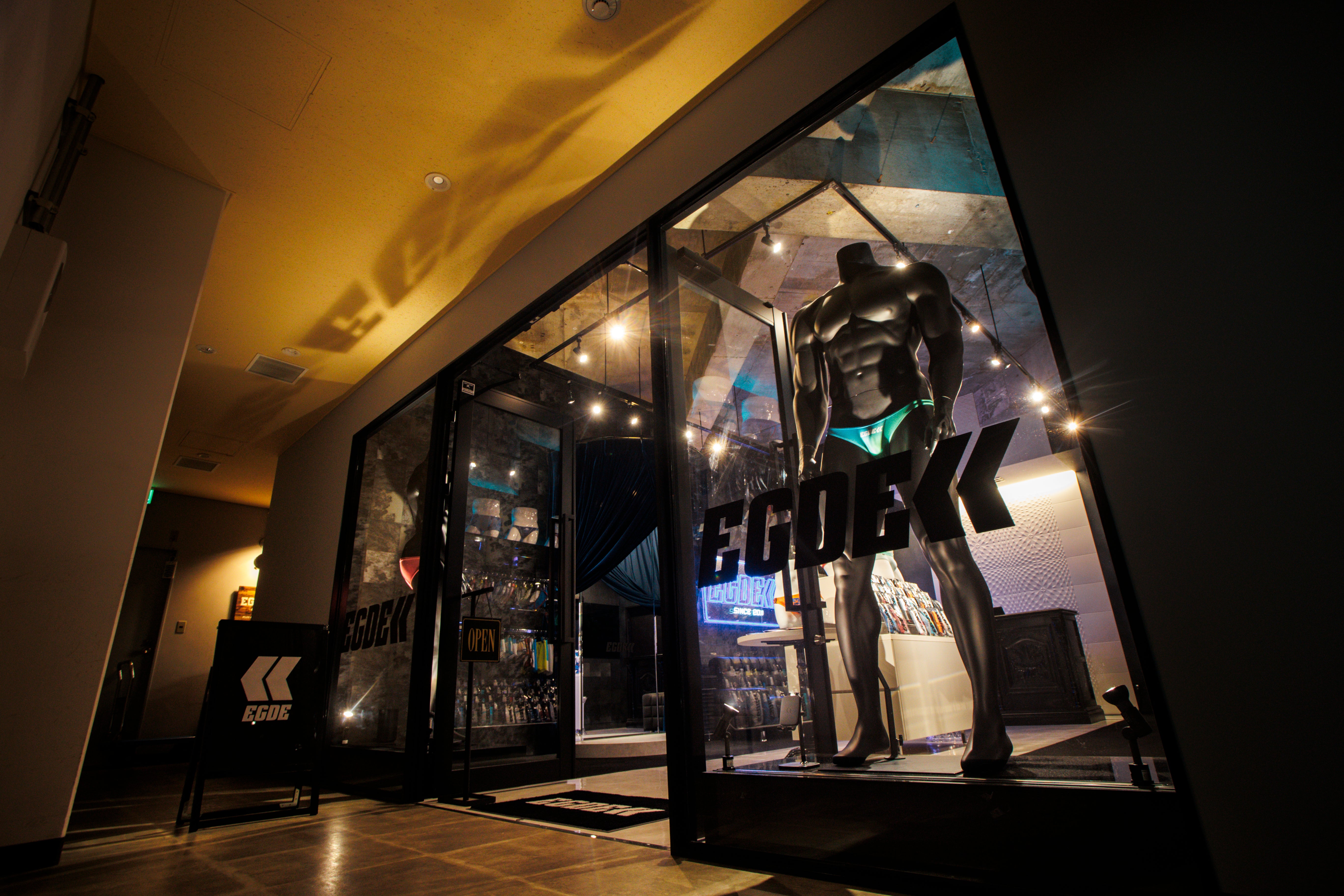 2D2A0405r.jpg?v=1764134600&